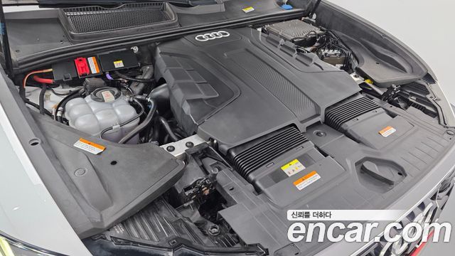 Audi Q8 2021 — photo 6