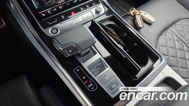 Audi Q8 2021 — photo 9