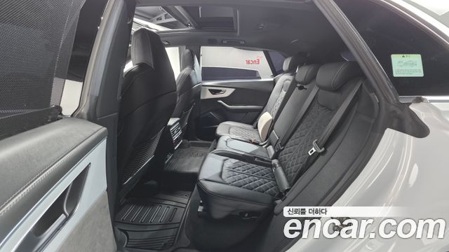 Audi Q8 2021 — photo 16
