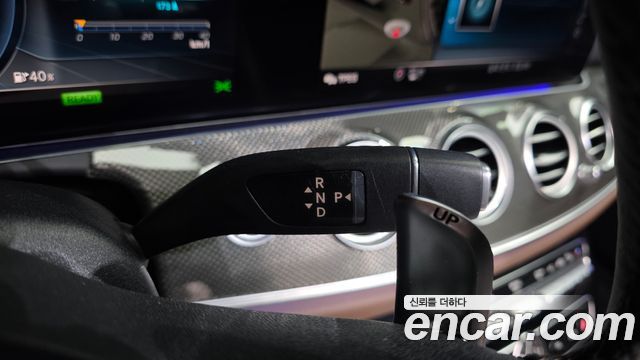 Mercedes-Benz E-Class 2019 — photo 12