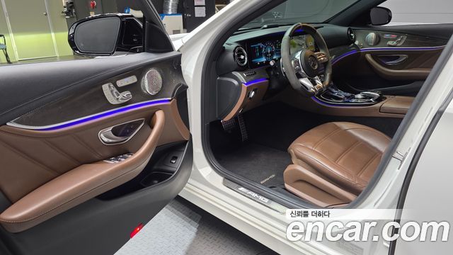 Mercedes-Benz E-Class 2019 — photo 13