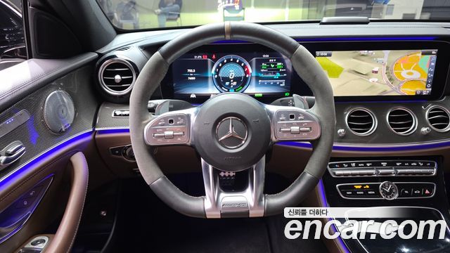 Mercedes-Benz E-Class 2019 — photo 20