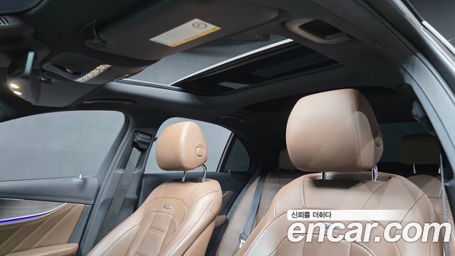 Mercedes-Benz E-Class 2019 — photo 26