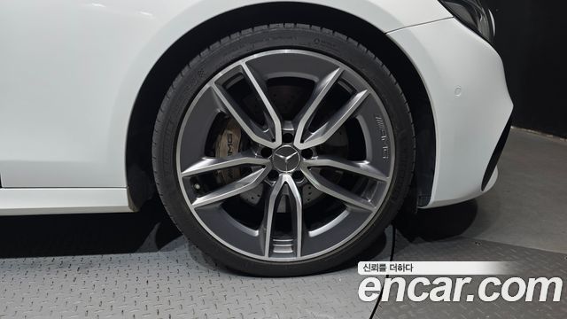 Mercedes-Benz E-Class 2019 — photo 7