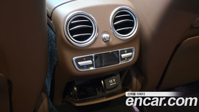 Mercedes-Benz E-Class 2019 — photo 32