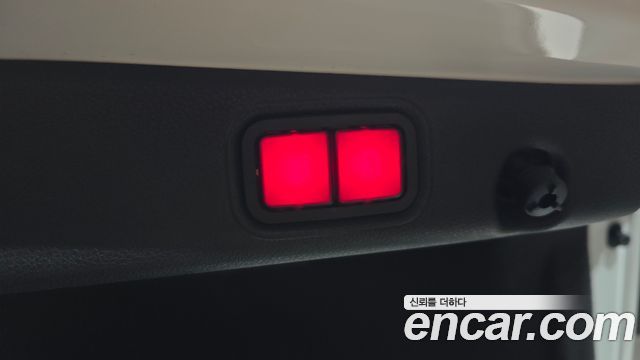 Mercedes-Benz E-Class 2019 — photo 34