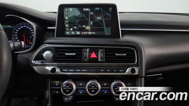 Genesis G70 2019 — photo 19