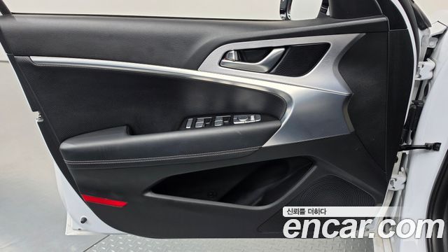 Genesis G70 2019 — photo 14