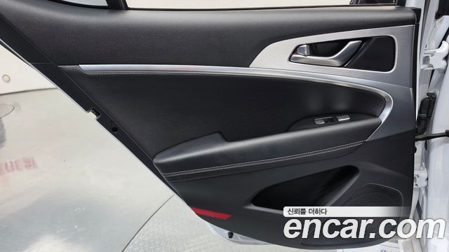 Genesis G70 2019 — photo 15