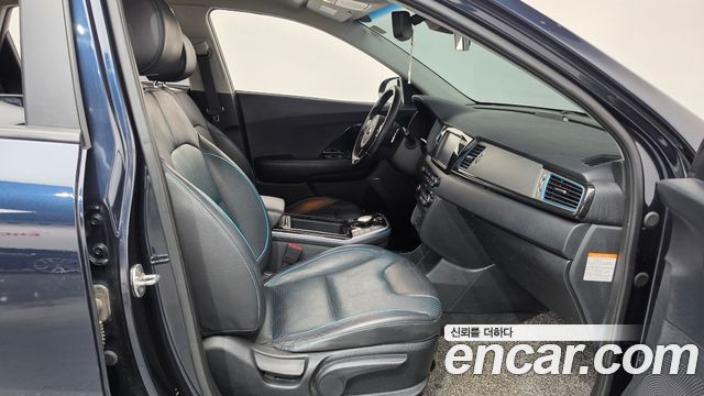 Kia Niro 2019 — photo 16