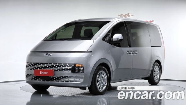 Hyundai Staria 2022 — photo 1