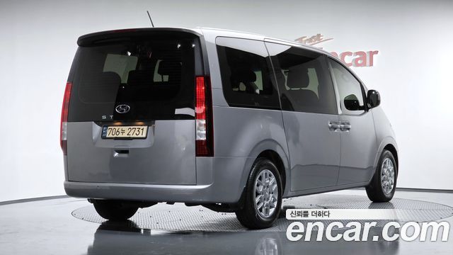 Hyundai Staria 2022 — photo 2