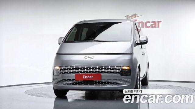 Hyundai Staria 2022 — photo 3