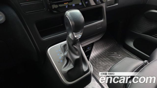 Hyundai Staria 2022 — photo 9