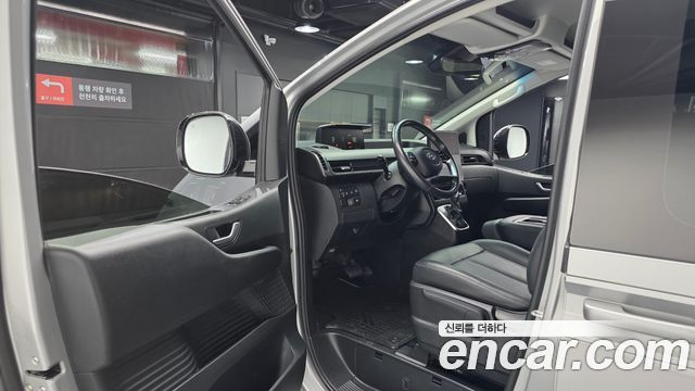 Hyundai Staria 2022 — photo 10