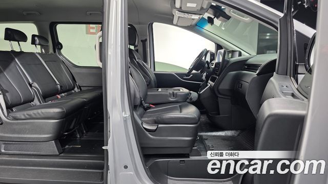 Hyundai Staria 2022 — photo 11