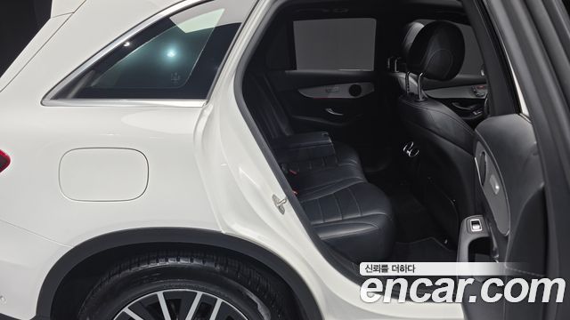 Mercedes-Benz GLC-Class 2021 — photo 17