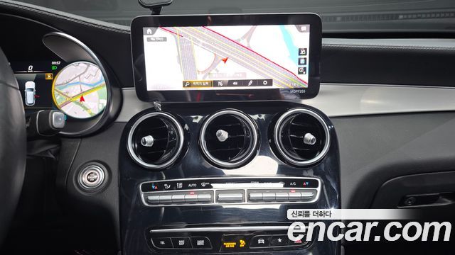 Mercedes-Benz GLC-Class 2021 — photo 19
