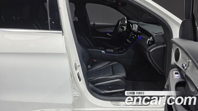 Mercedes-Benz GLC-Class 2021 — photo 16