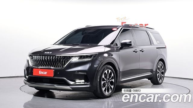 Kia Canival 2023 — photo 1