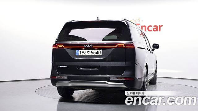 Kia Canival 2023 — photo 4