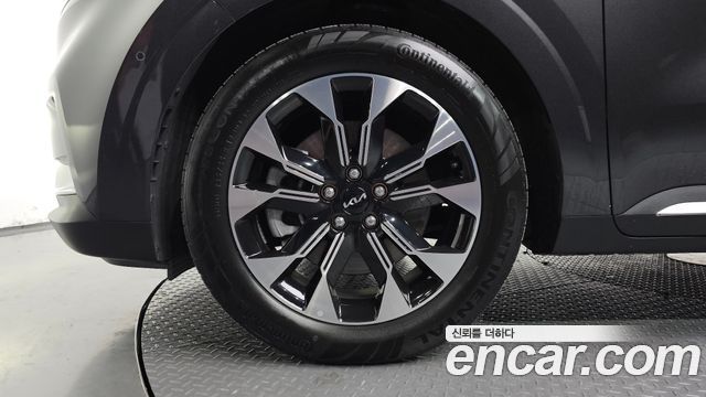 Kia Canival 2023 — photo 5
