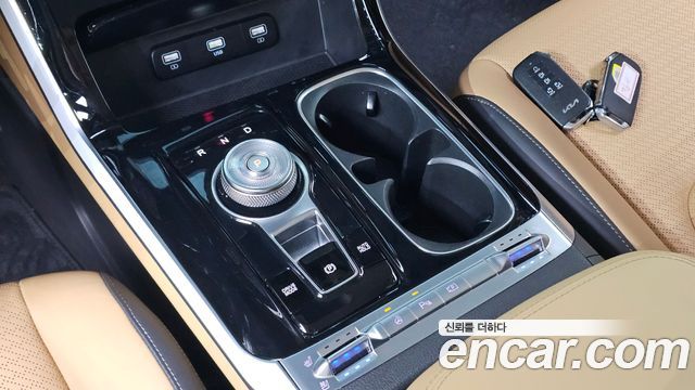 Kia Canival 2023 — photo 9