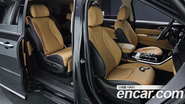 Kia Canival 2023 — photo 11