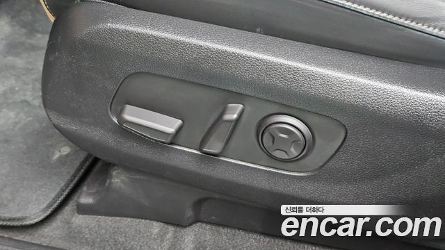 Kia Canival 2023 — photo 19