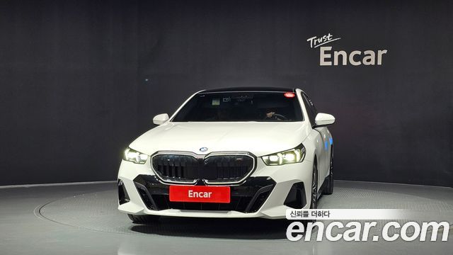 BMW 5-Series 2025 — photo 3