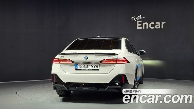 BMW 5-Series 2025 — photo 4