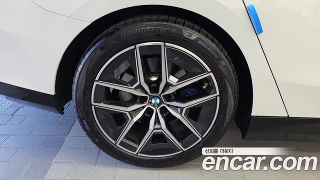 BMW 5-Series 2025 — photo 5