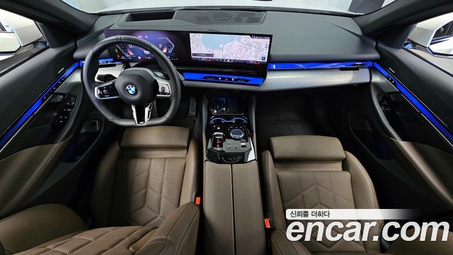 BMW 5-Series 2025 — photo 10