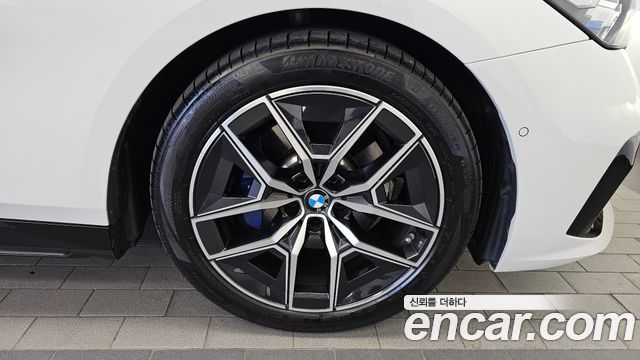 BMW 5-Series 2025 — photo 7