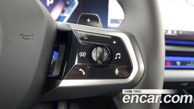 BMW 5-Series 2025 — photo 29