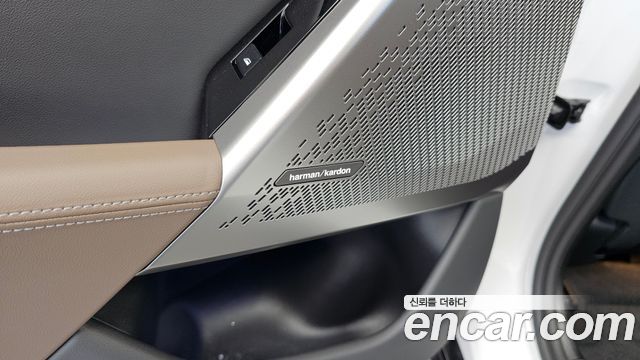 BMW 5-Series 2025 — photo 35