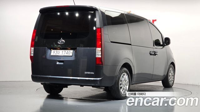 Hyundai Staria 2022 — photo 2