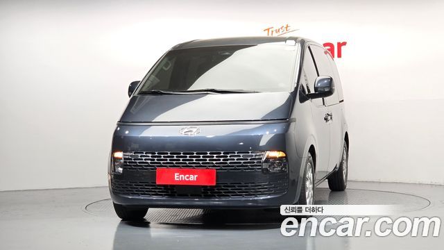 Hyundai Staria 2022 — photo 3