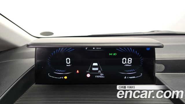 Hyundai Staria 2022 — photo 8