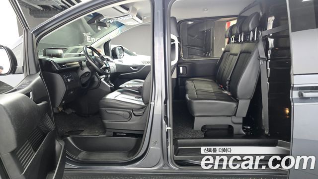 Hyundai Staria 2022 — photo 11