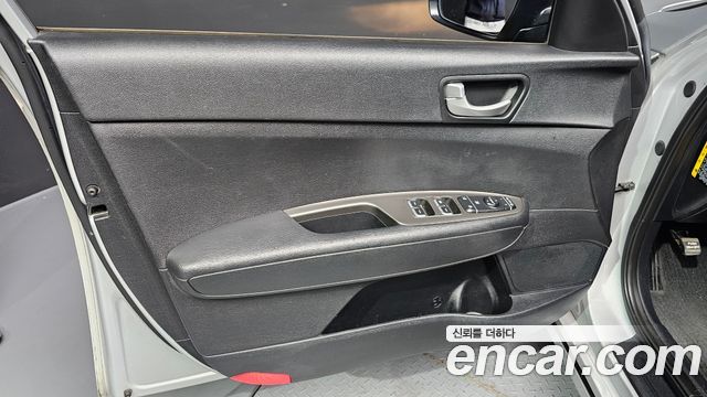 Kia K5 2019 — photo 14