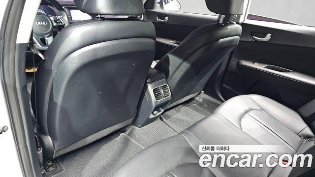 Kia K5 2019 — photo 28