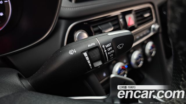 Genesis G70 2018 — photo 33