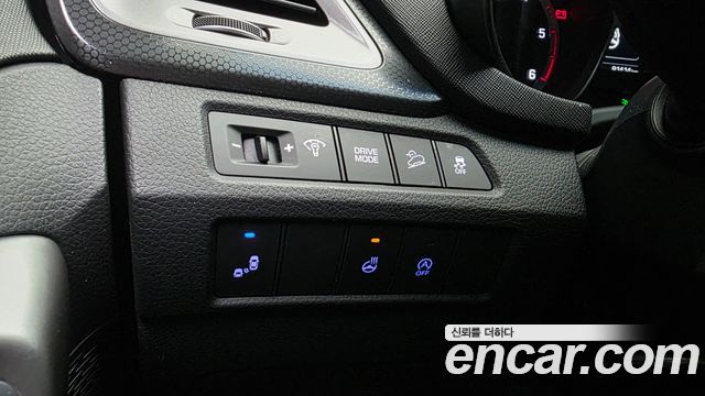 Hyundai Santafe 2018 — photo 18