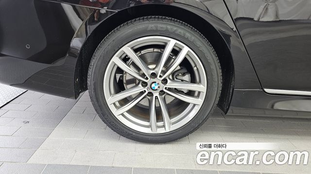 BMW 7-Series 2018 — photo 5