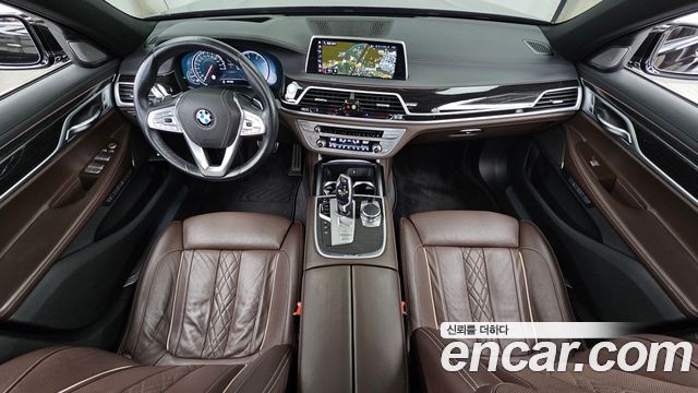 BMW 7-Series 2018 — photo 7