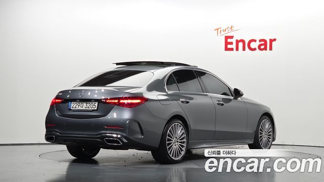 Mercedes-Benz C-Class 2022 — photo 2