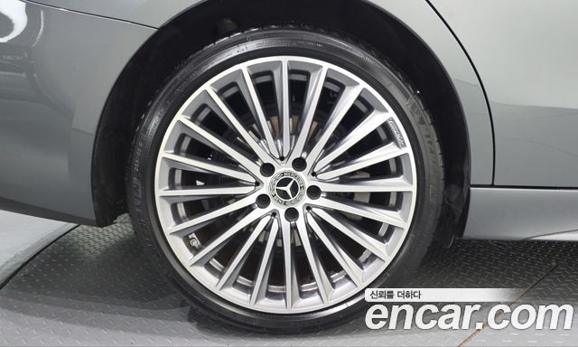 Mercedes-Benz C-Class 2022 — photo 5