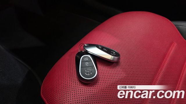 Mercedes-Benz C-Class 2022 — photo 29