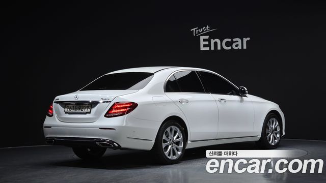 Mercedes-Benz E-Class 2018 — photo 2